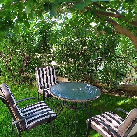 Вилла House With Garden Netflix Nea Kerasia Экстерьер фото